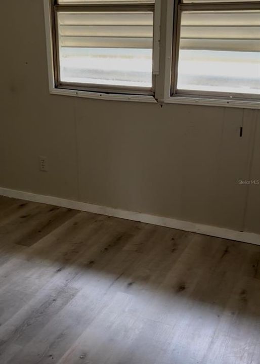 Active With Contract: $149,900 (3 beds, 2 baths, 1040 Square Feet)