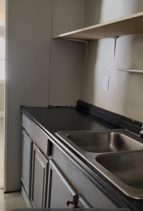 Active With Contract: $149,900 (3 beds, 2 baths, 1040 Square Feet)