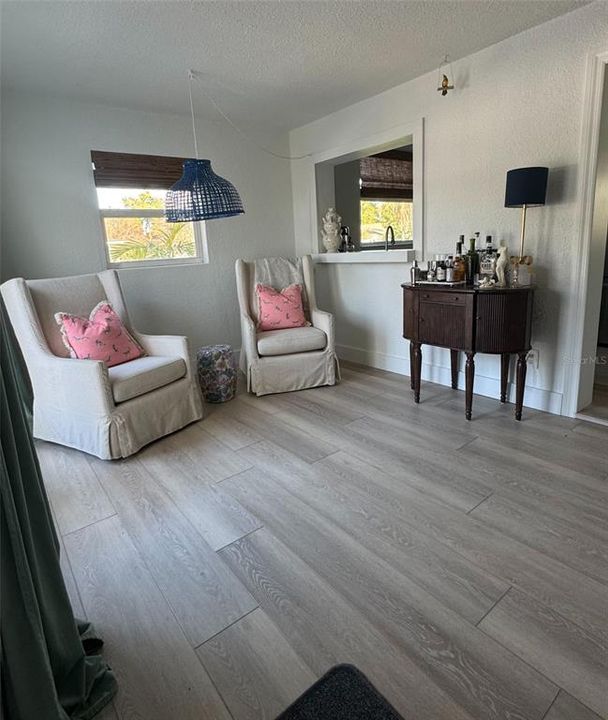 For Rent: $2,500 (2 beds, 1 baths, 1189 Square Feet)