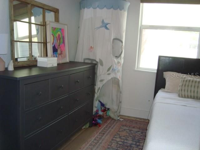 For Rent: $2,500 (2 beds, 1 baths, 1189 Square Feet)
