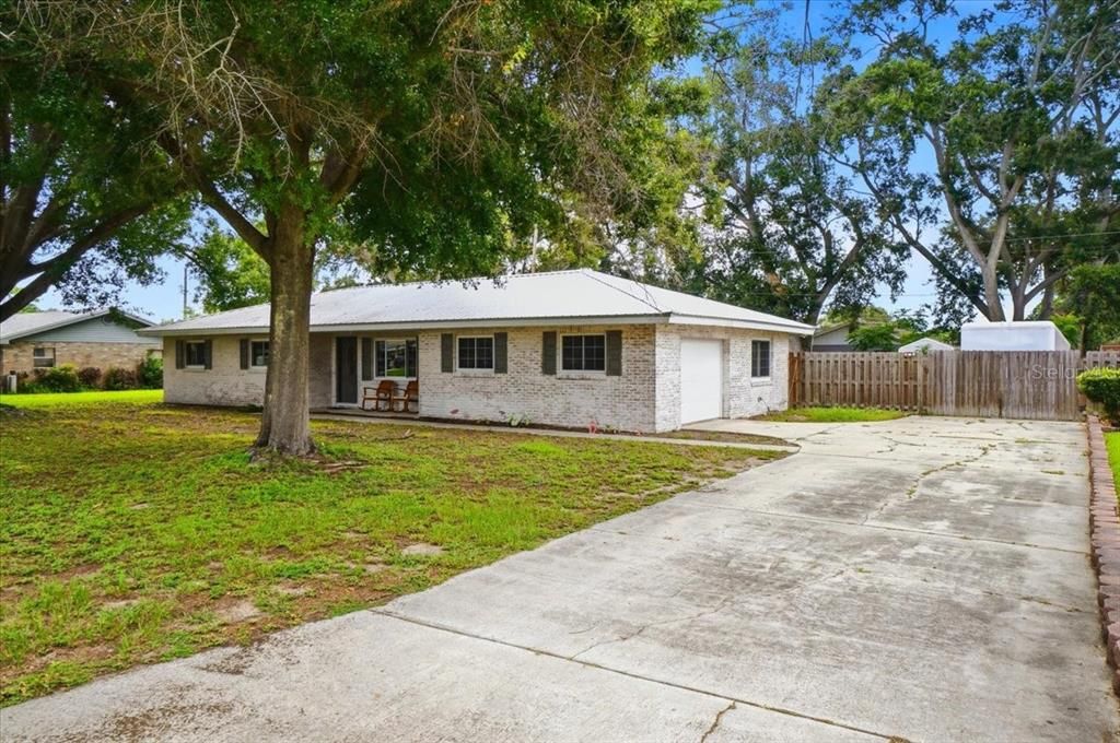 For Sale: $349,000 (3 beds, 2 baths, 1534 Square Feet)