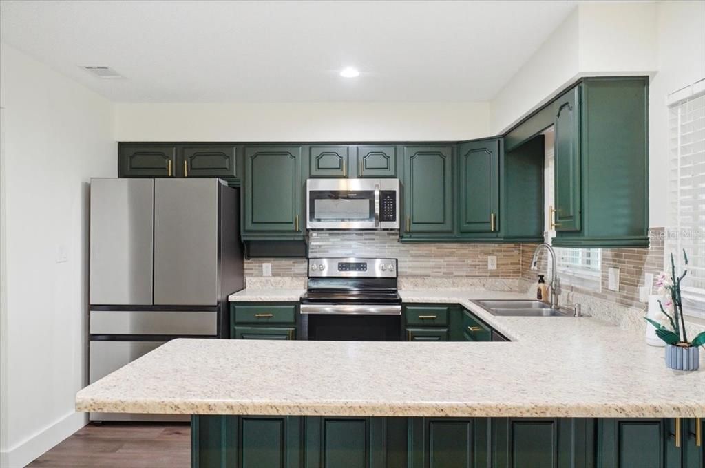 For Sale: $349,000 (3 beds, 2 baths, 1534 Square Feet)