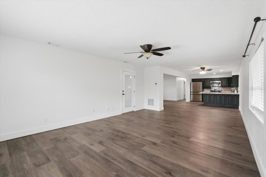For Sale: $349,000 (3 beds, 2 baths, 1534 Square Feet)