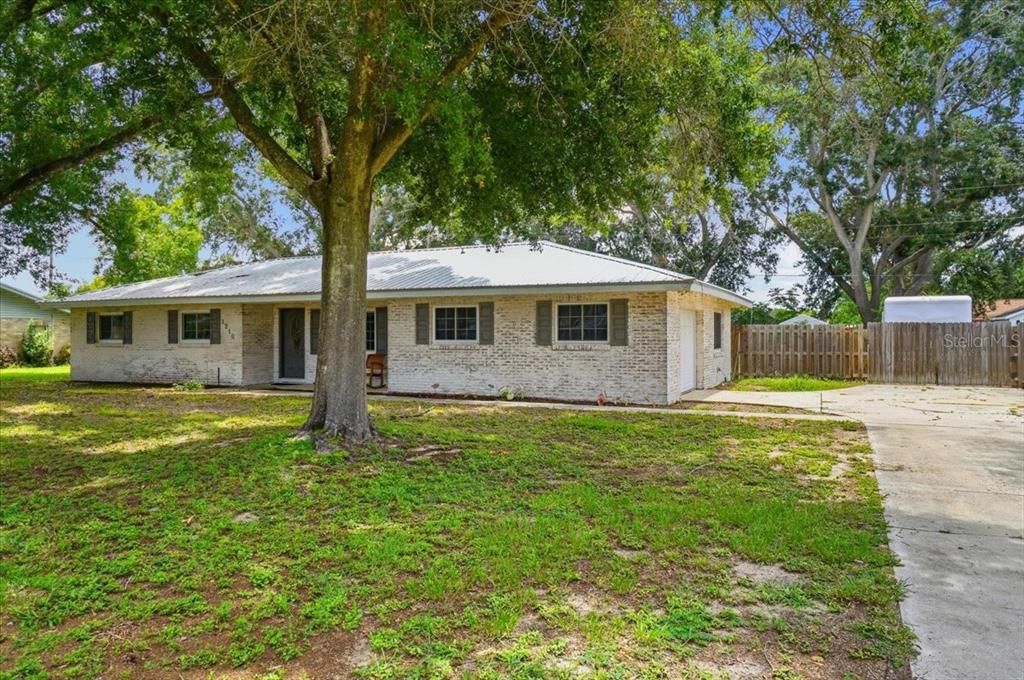 For Sale: $349,000 (3 beds, 2 baths, 1534 Square Feet)
