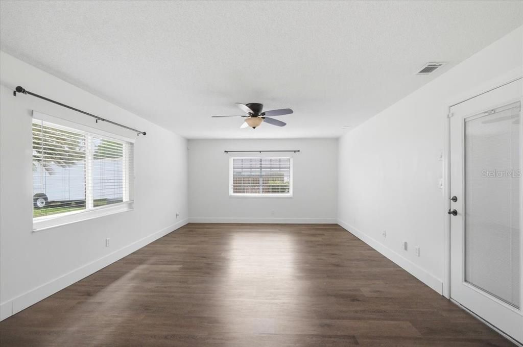 For Sale: $349,000 (3 beds, 2 baths, 1534 Square Feet)