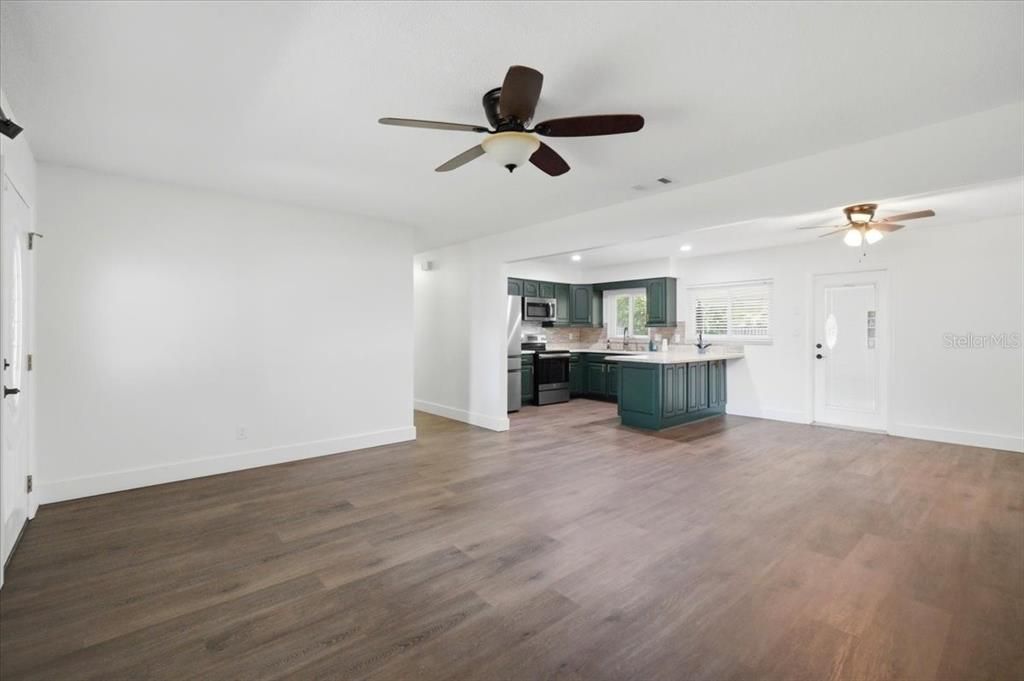 For Sale: $349,000 (3 beds, 2 baths, 1534 Square Feet)