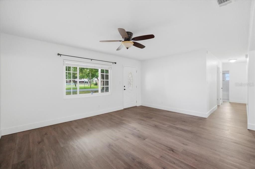 For Sale: $349,000 (3 beds, 2 baths, 1534 Square Feet)