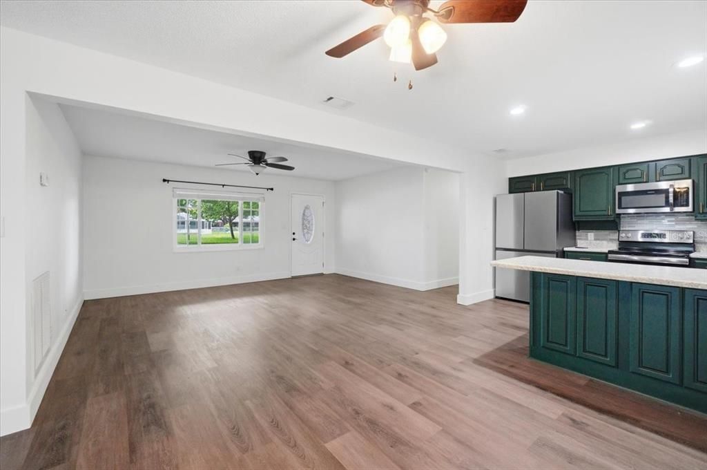 For Sale: $349,000 (3 beds, 2 baths, 1534 Square Feet)