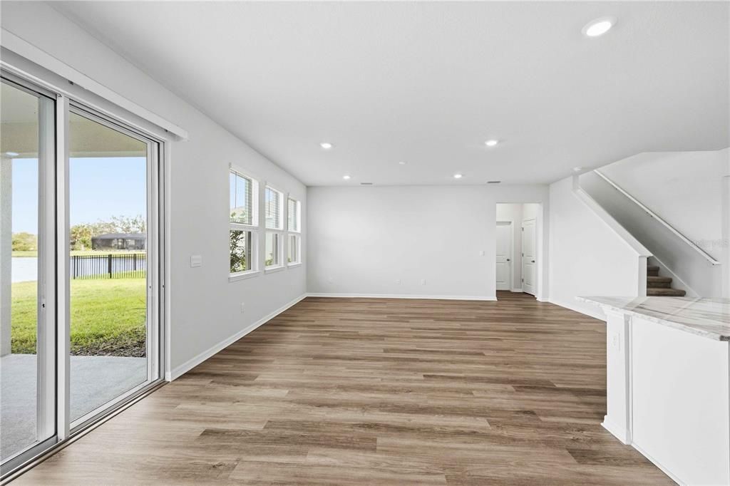 En Venta: $535,000 (4 camas, 3 baños, 2756 Pies cuadrados)