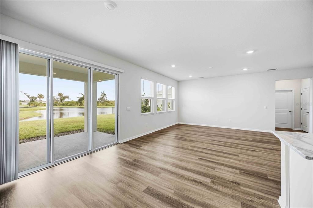 En Venta: $535,000 (4 camas, 3 baños, 2756 Pies cuadrados)