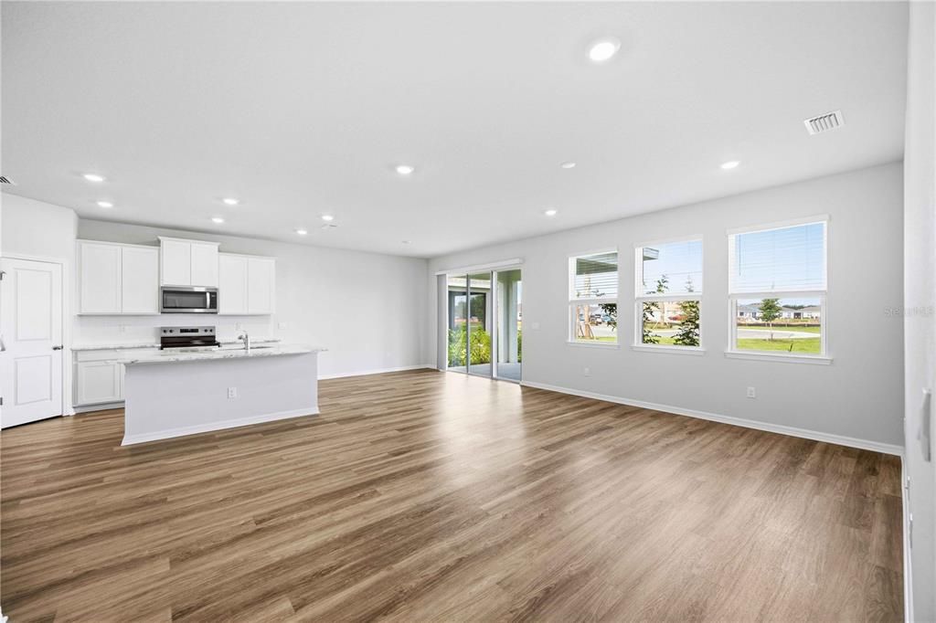 En Venta: $535,000 (4 camas, 3 baños, 2756 Pies cuadrados)