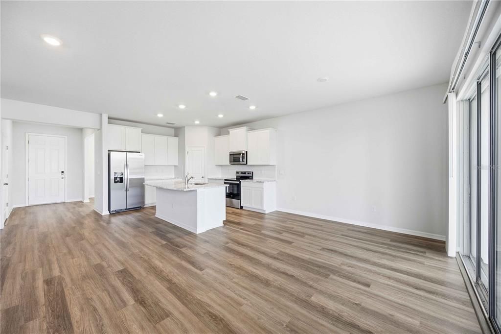 En Venta: $535,000 (4 camas, 3 baños, 2756 Pies cuadrados)