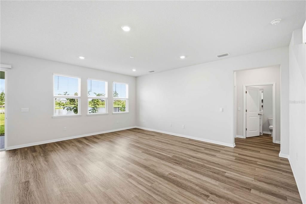 En Venta: $535,000 (4 camas, 3 baños, 2756 Pies cuadrados)