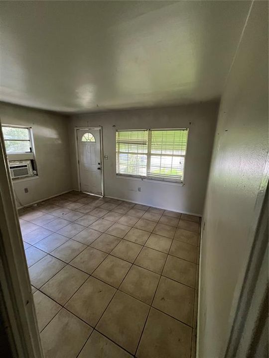 En Venta: $180,000 (2 camas, 1 baños, 572 Pies cuadrados)