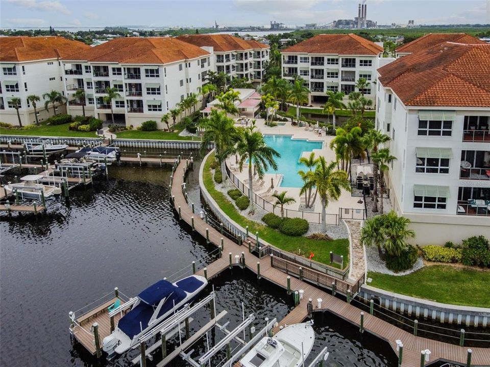 For Sale: $995,000 (4 beds, 4 baths, 3060 Square Feet)