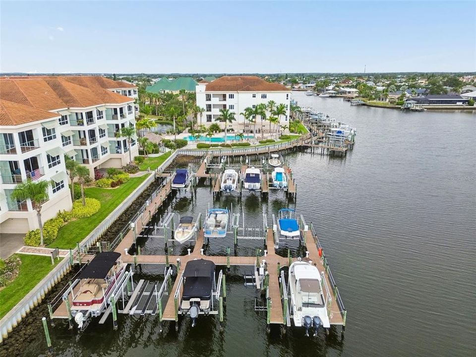 For Sale: $995,000 (4 beds, 4 baths, 3060 Square Feet)