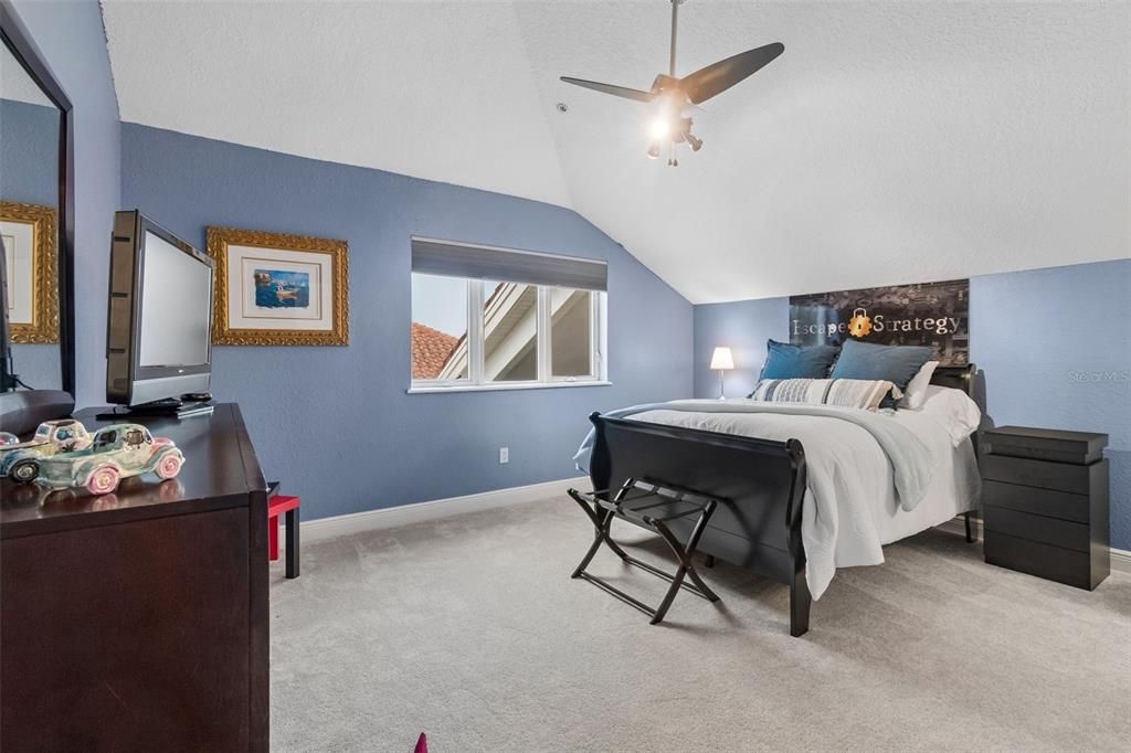 For Sale: $995,000 (4 beds, 4 baths, 3060 Square Feet)