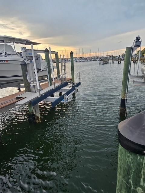 For Sale: $995,000 (4 beds, 4 baths, 3060 Square Feet)