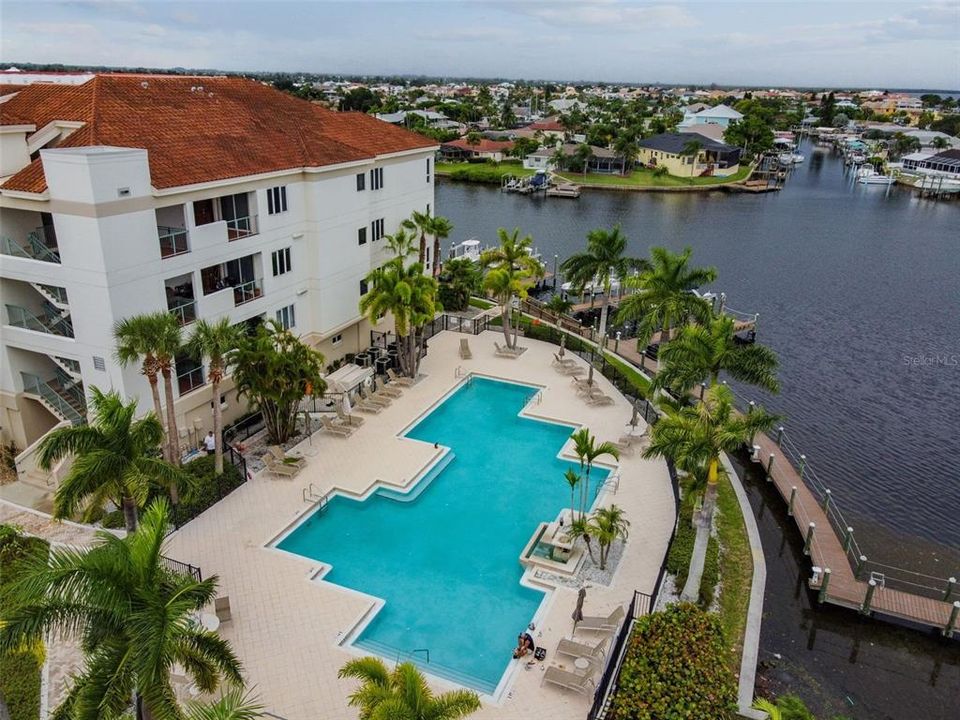 For Sale: $995,000 (4 beds, 4 baths, 3060 Square Feet)