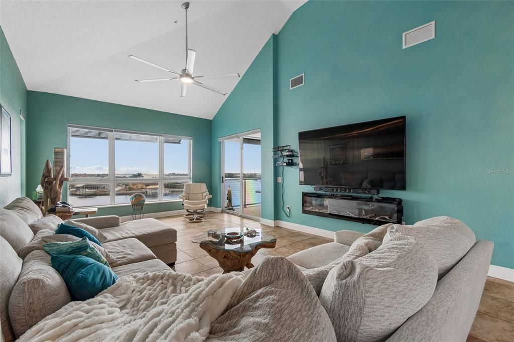For Sale: $995,000 (4 beds, 4 baths, 3060 Square Feet)