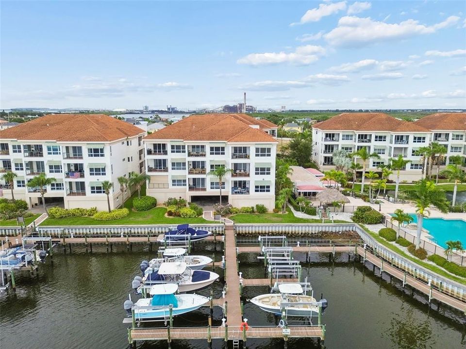 For Sale: $995,000 (4 beds, 4 baths, 3060 Square Feet)
