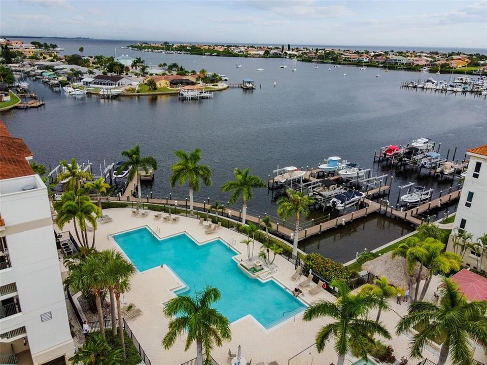 For Sale: $995,000 (4 beds, 4 baths, 3060 Square Feet)