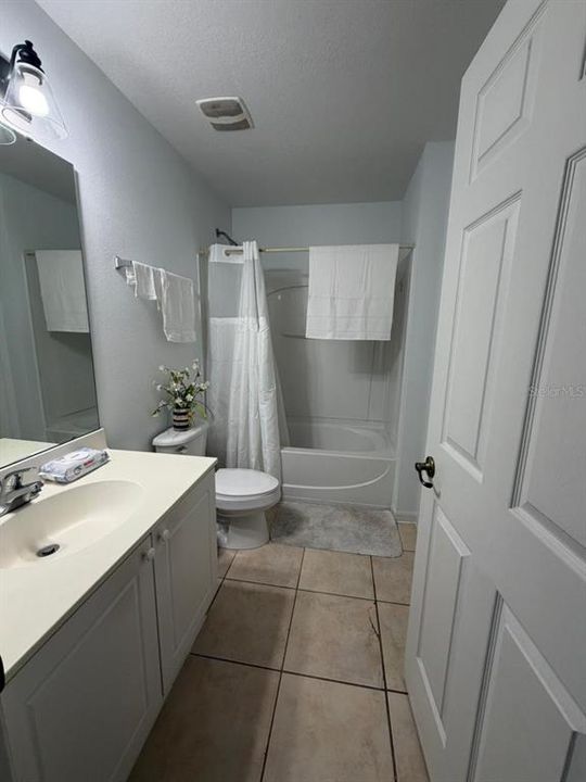 For Rent: $2,300 (4 beds, 3 baths, 1873 Square Feet)