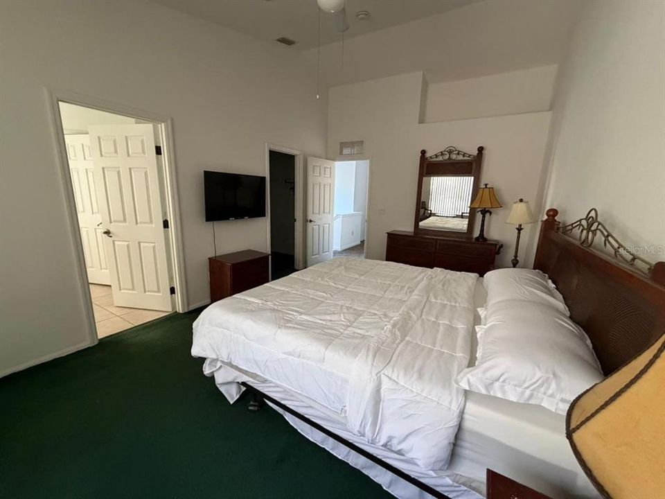 For Rent: $2,300 (4 beds, 3 baths, 1873 Square Feet)