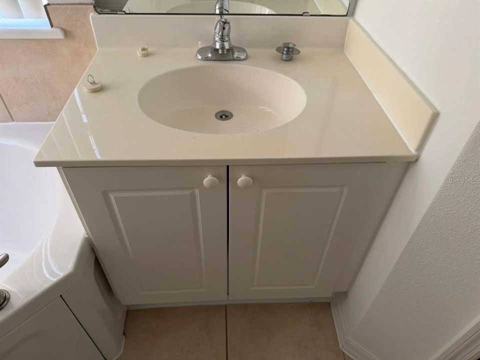 For Rent: $2,300 (4 beds, 3 baths, 1873 Square Feet)