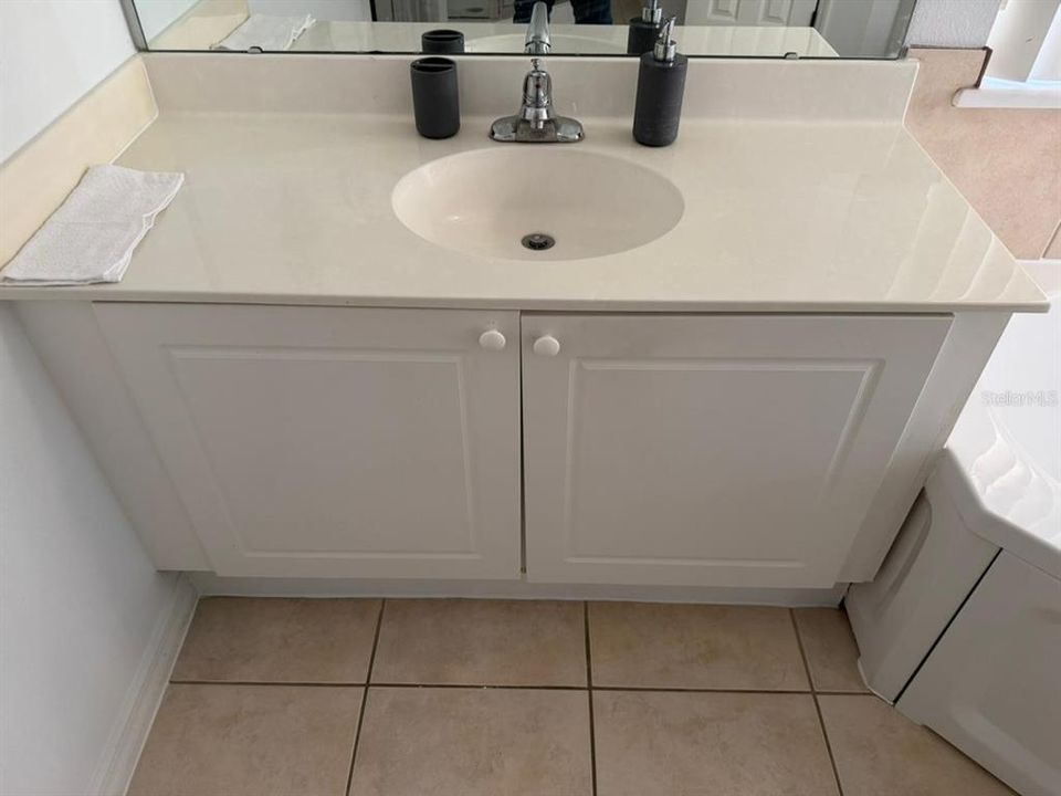 For Rent: $2,300 (4 beds, 3 baths, 1873 Square Feet)