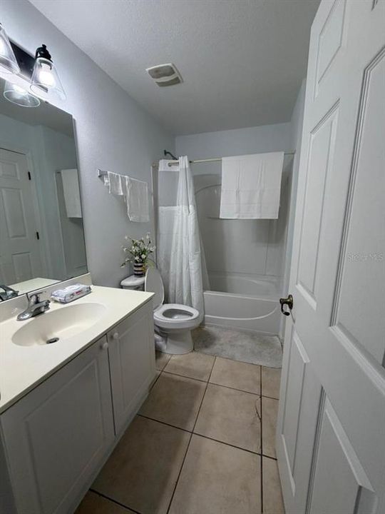 For Rent: $2,300 (4 beds, 3 baths, 1873 Square Feet)