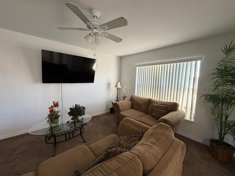 For Rent: $2,300 (4 beds, 3 baths, 1873 Square Feet)