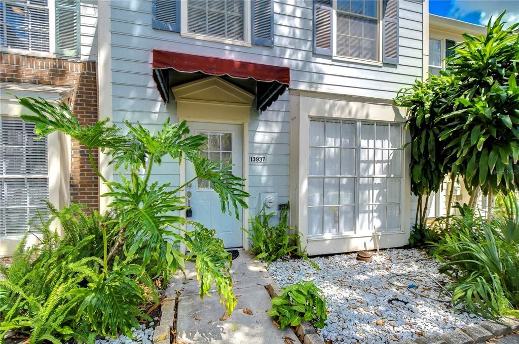 For Rent: $2,000 (2 beds, 2 baths, 1223 Square Feet)