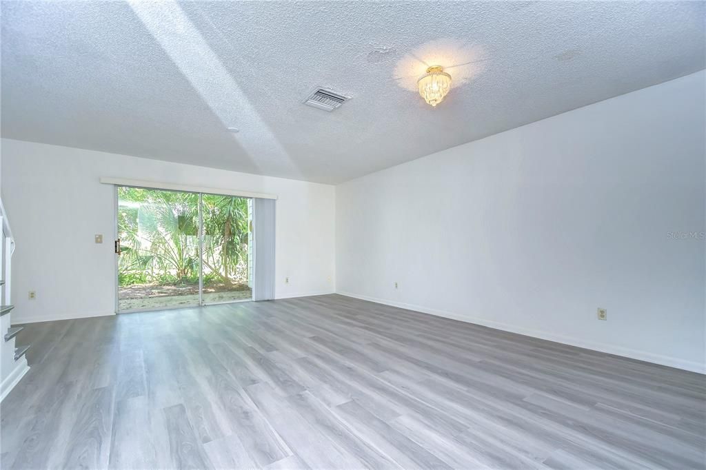 For Rent: $2,000 (2 beds, 2 baths, 1223 Square Feet)