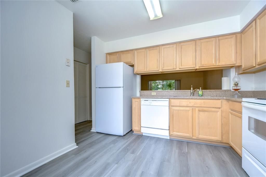 For Rent: $2,000 (2 beds, 2 baths, 1223 Square Feet)