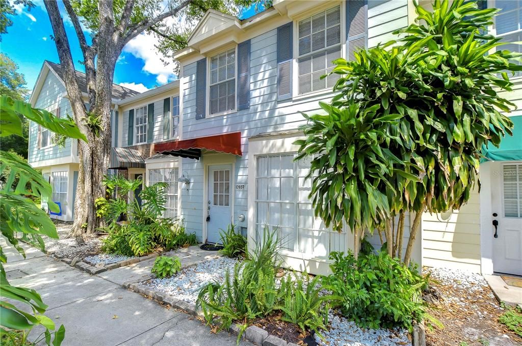 For Rent: $2,000 (2 beds, 2 baths, 1223 Square Feet)