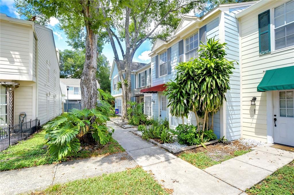 For Rent: $2,000 (2 beds, 2 baths, 1223 Square Feet)