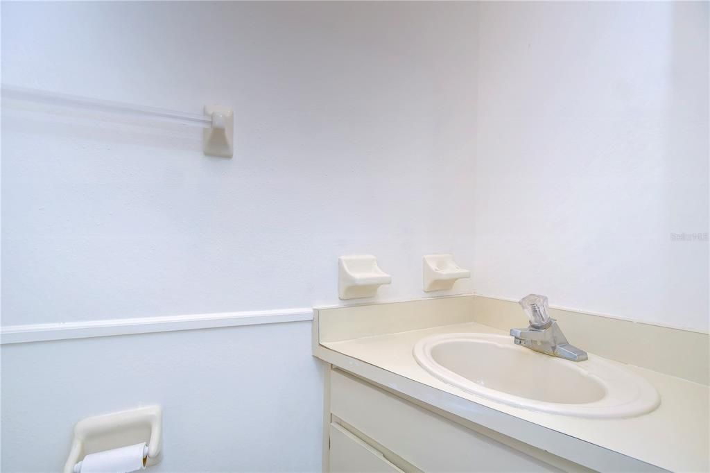 For Rent: $2,000 (2 beds, 2 baths, 1223 Square Feet)