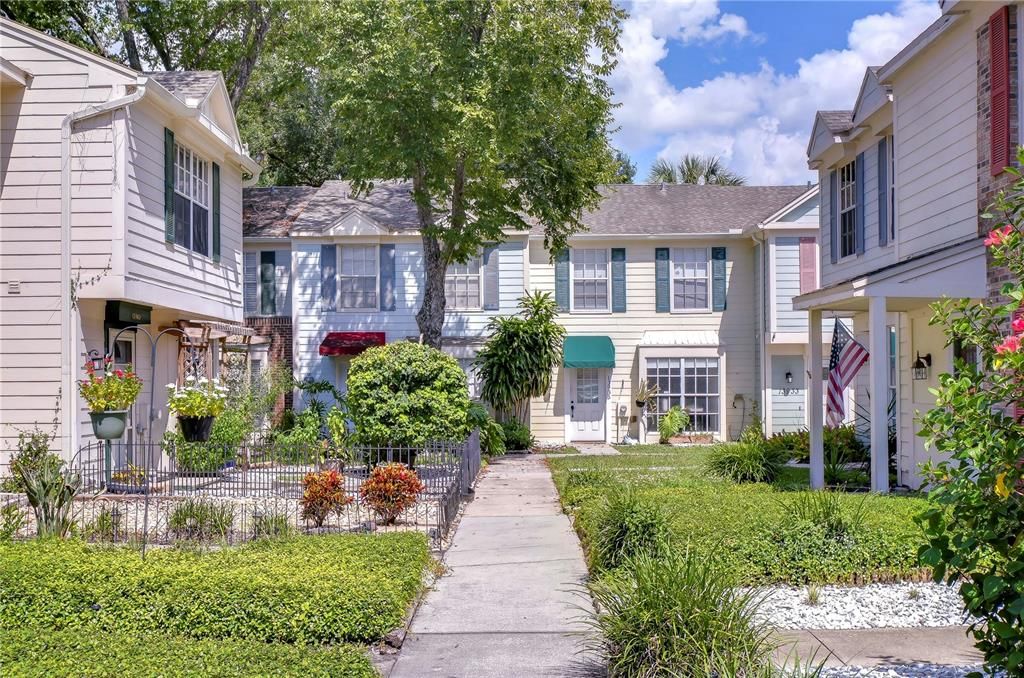 For Rent: $2,000 (2 beds, 2 baths, 1223 Square Feet)