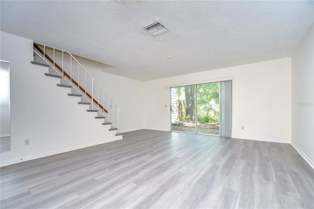 For Rent: $2,000 (2 beds, 2 baths, 1223 Square Feet)