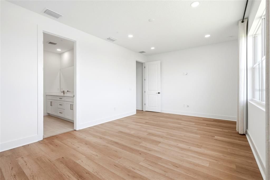 For Sale: $624,900 (3 beds, 2 baths, 2248 Square Feet)
