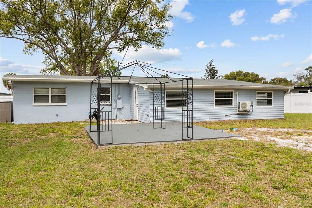 В аренду: $1,999 (4 спален, 2 ванн, 1714 Квадратных фут)