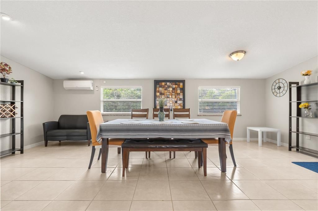 В аренду: $1,999 (4 спален, 2 ванн, 1714 Квадратных фут)