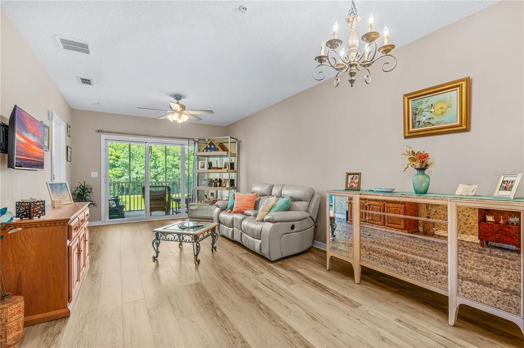 For Sale: $234,900 (2 beds, 2 baths, 1238 Square Feet)