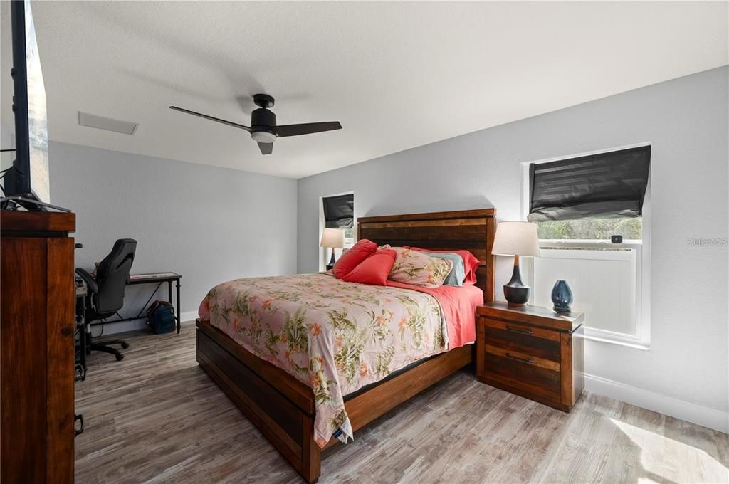En Venta: $359,000 (3 camas, 2 baños, 2035 Pies cuadrados)