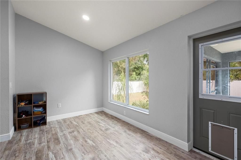 En Venta: $359,000 (3 camas, 2 baños, 2035 Pies cuadrados)