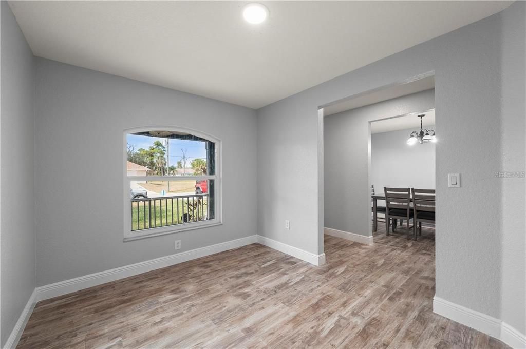 En Venta: $359,000 (3 camas, 2 baños, 2035 Pies cuadrados)