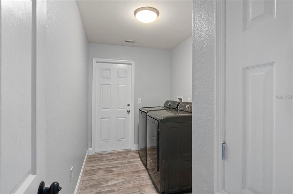 En Venta: $359,000 (3 camas, 2 baños, 2035 Pies cuadrados)
