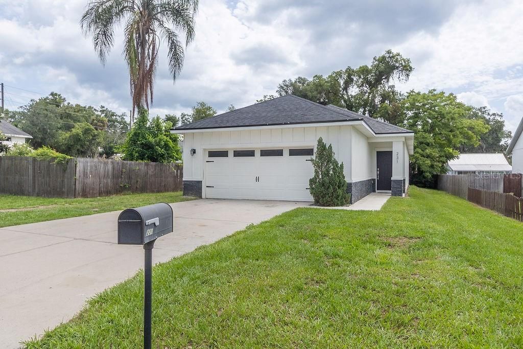 For Rent: $1,950 (3 beds, 2 baths, 1501 Square Feet)