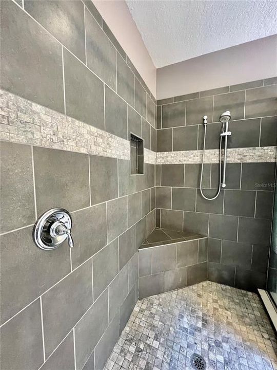 For Rent: $3,850 (4 beds, 2 baths, 2505 Square Feet)